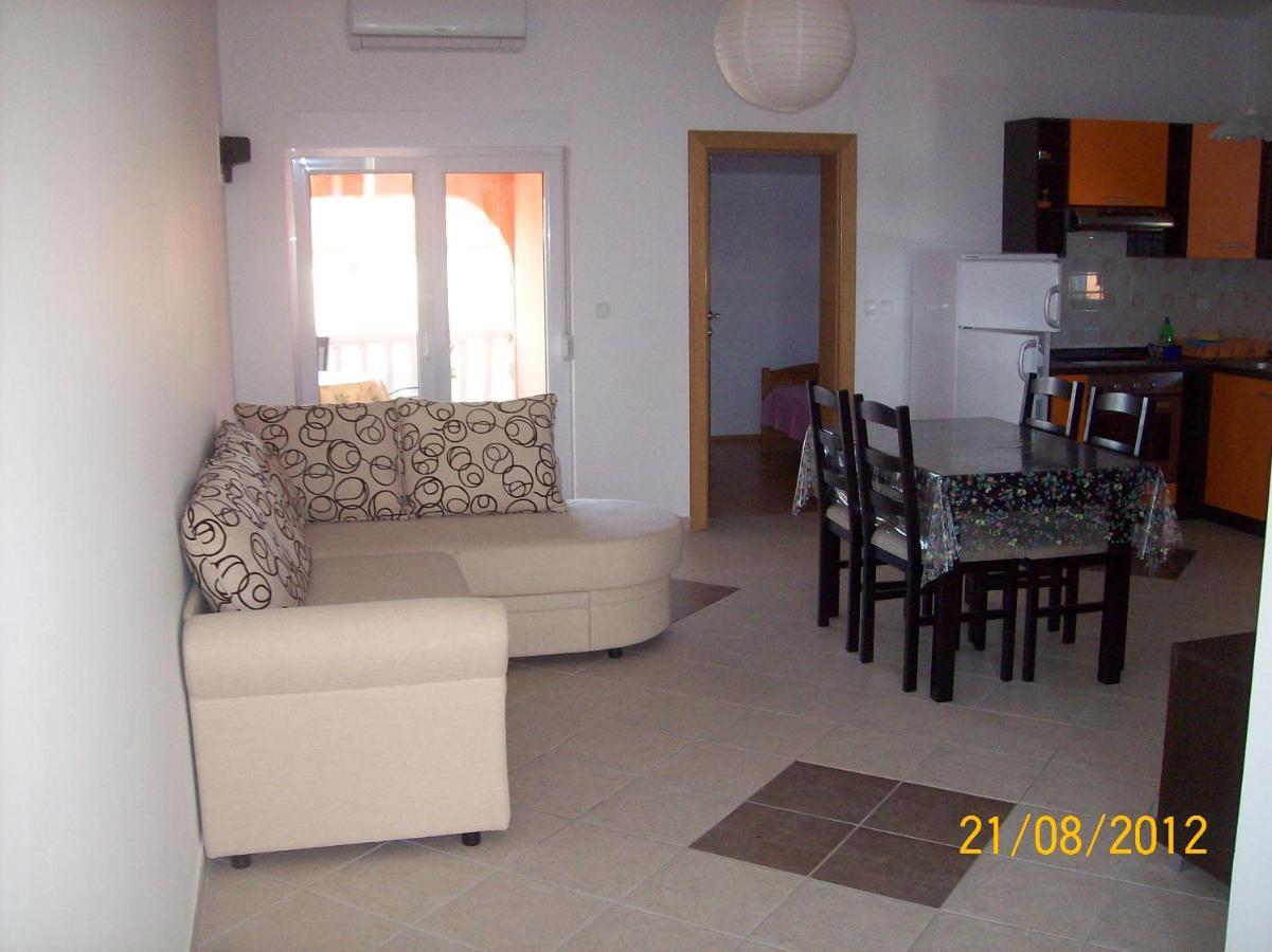 Apartments With A Parking Space Vir - 17422 Extérieur photo