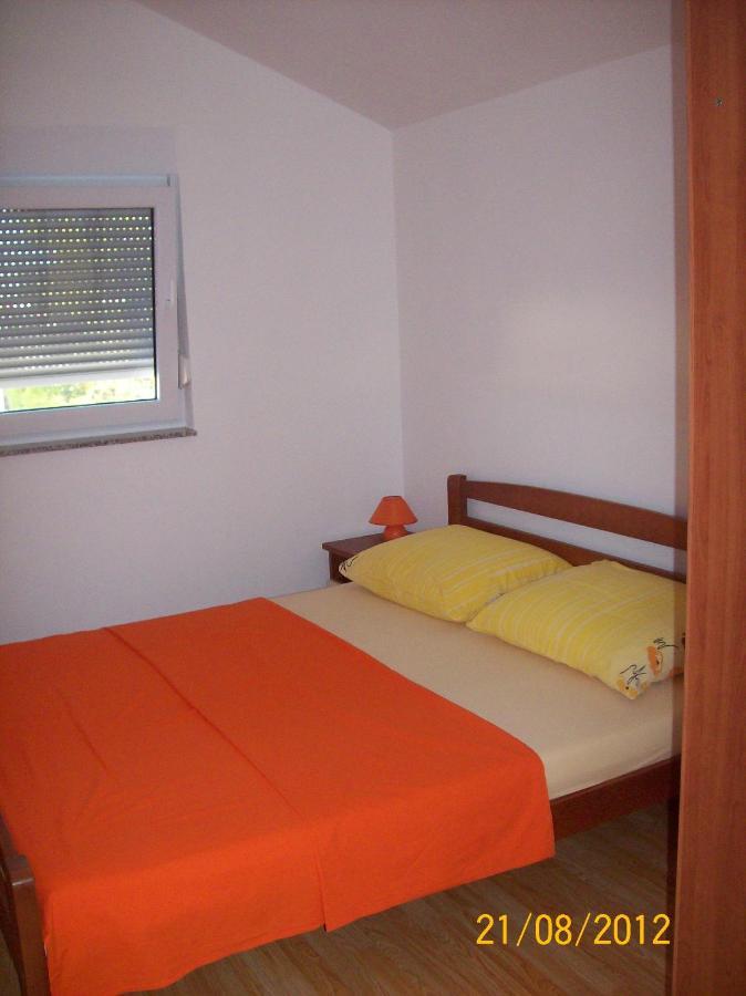 Apartments With A Parking Space Vir - 17422 Extérieur photo